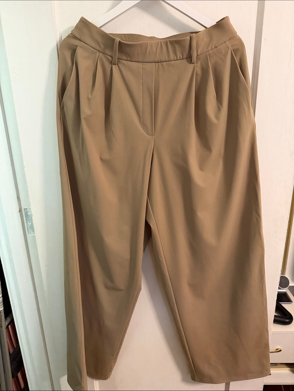 Lululemon Daydrift High-Rise Wide-Leg Trouser
Regular - sheer oak